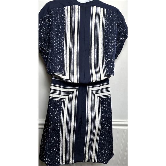 VINCE. Dress Small Blue White Geo Drawstring Waist 100% Silk Women’s Mini - Picture 3 of 8